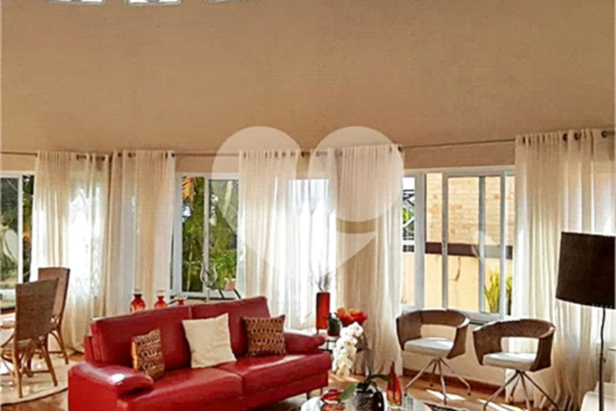 Casa à venda com 4 suítes no condomínio Parque Petrópolis 4 Secção, Mairiporã - SP