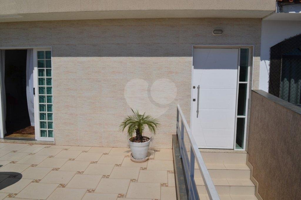 Sobrado à venda com 3 quartos, sendo 1 suíte, em Tremembé, São Paulo, SP