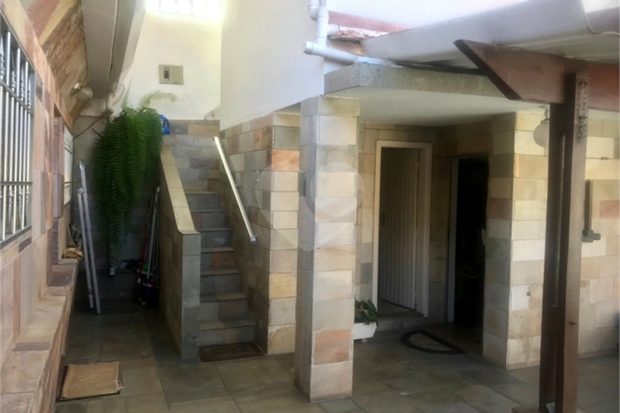 Sobrado à venda com 4 quartos, sendo 1 suíte, em Vila Gustavo, São Paulo, SP