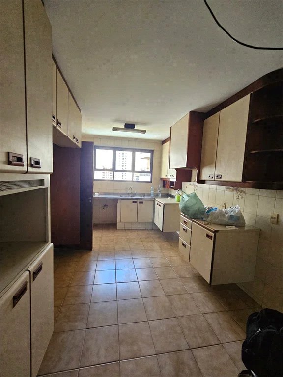Apartamento à venda com 4 quartos, sendo 2 suítes, em Jardim Parque Morumbi, São Paulo, SP