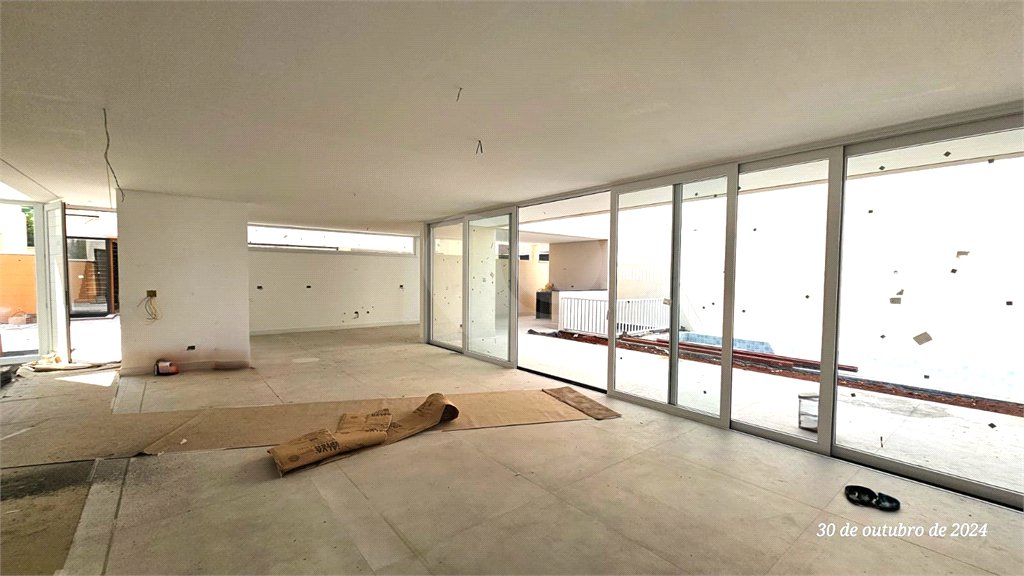 Casa à venda com 4 suítes no condomínio Garda, São Paulo - SP