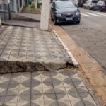 Sobrado à venda com 3 quartos, sendo 1 suíte,  em Parque Vitória, São Paulo, SP