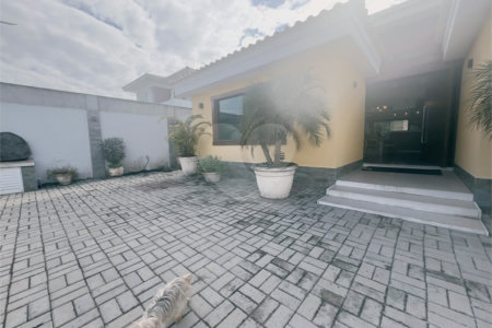 Casa em condomínio à venda com 4 quartos, sendo 2 suítes,  em Caravelas, Armação dos Búzios, RJ