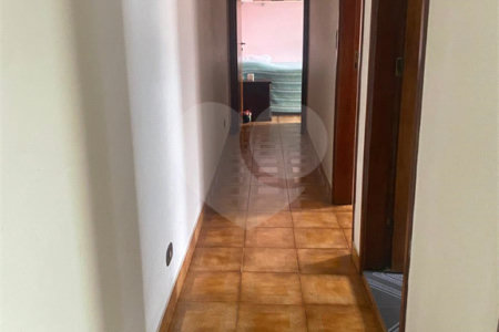 Sobrado à venda com 3 quartos em Jardim Imperador, Suzano, SP
