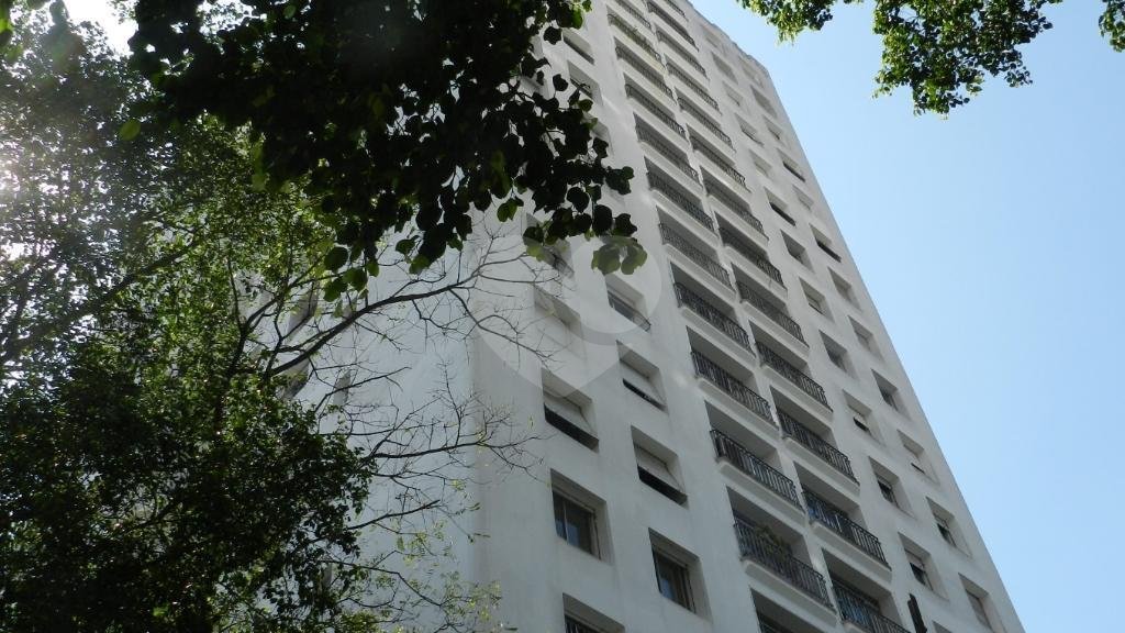 Apartamento à venda com 3 quartos, sendo 1 suíte, em Alto da Boa Vista, São Paulo, SP