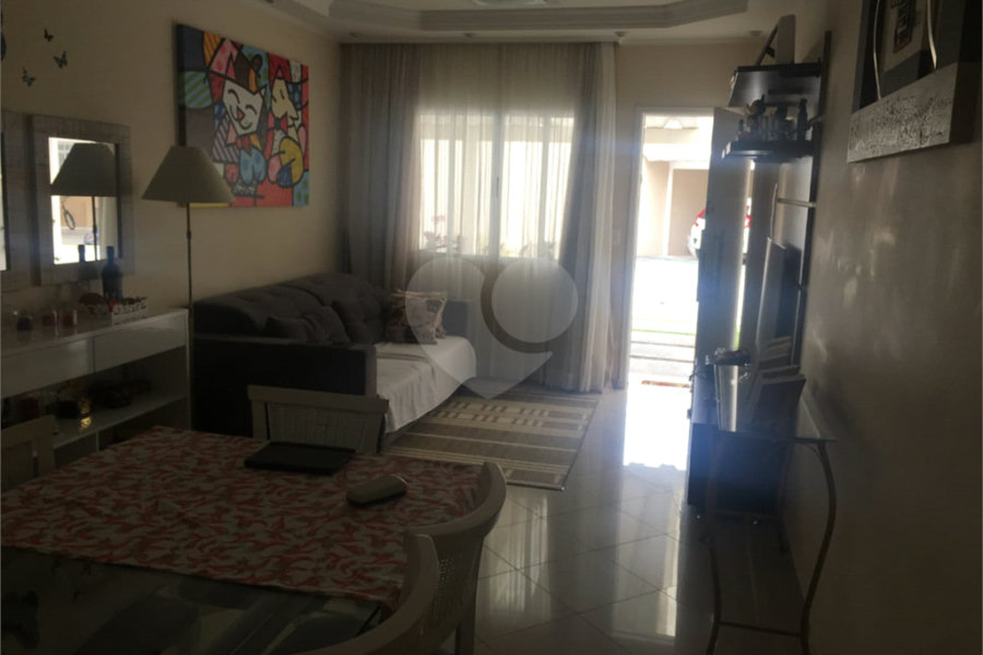 Casa à venda com 3 quartos, sendo 1 suíte, no condomínio Cond Res Paineiras, São Paulo - SP