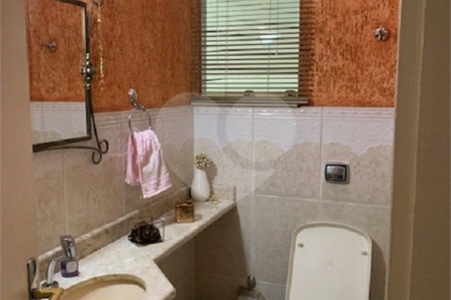 Sobrado à venda com 3 quartos, sendo 1 suíte, em Tremembé, São Paulo, SP