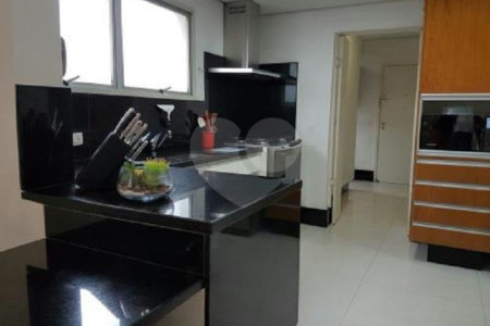 Apartamento à venda com 4 quartos, sendo 3 suítes,  em Campo Belo, São Paulo, SP