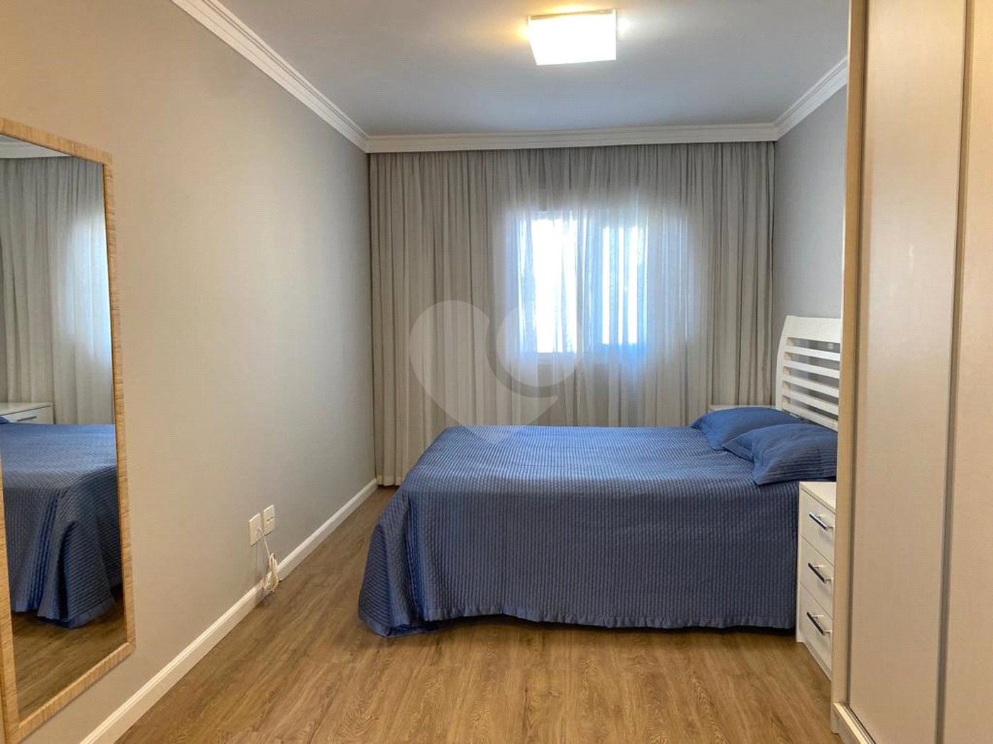 Casa à venda com 4 quartos, sendo 2 suítes, no condomínio Residencial Vila Lagos, São Paulo - SP