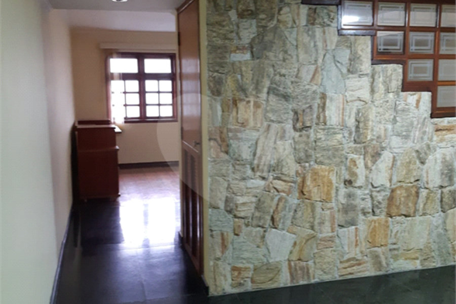 Sobrado à venda com 3 quartos, sendo 1 suíte, em Vila Tibagi, Guarulhos, SP