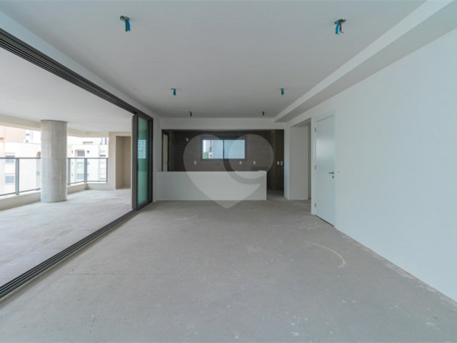 Apartamento à venda com 3 suítes em Brooklin, São Paulo, SP