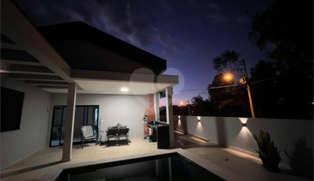 Casa à venda com 3 quartos, sendo 1 suíte,  no condomínio Jardim Laguna, Indaiatuba - SP