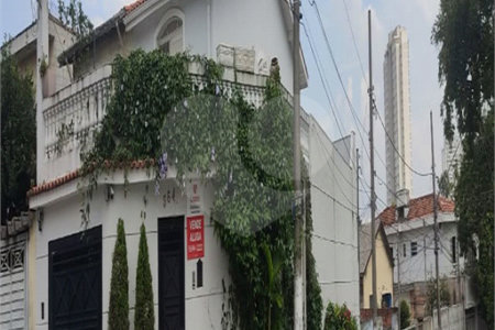 Sobrado à venda com 3 quartos, sendo 1 suíte, em Campo Grande, São Paulo, SP