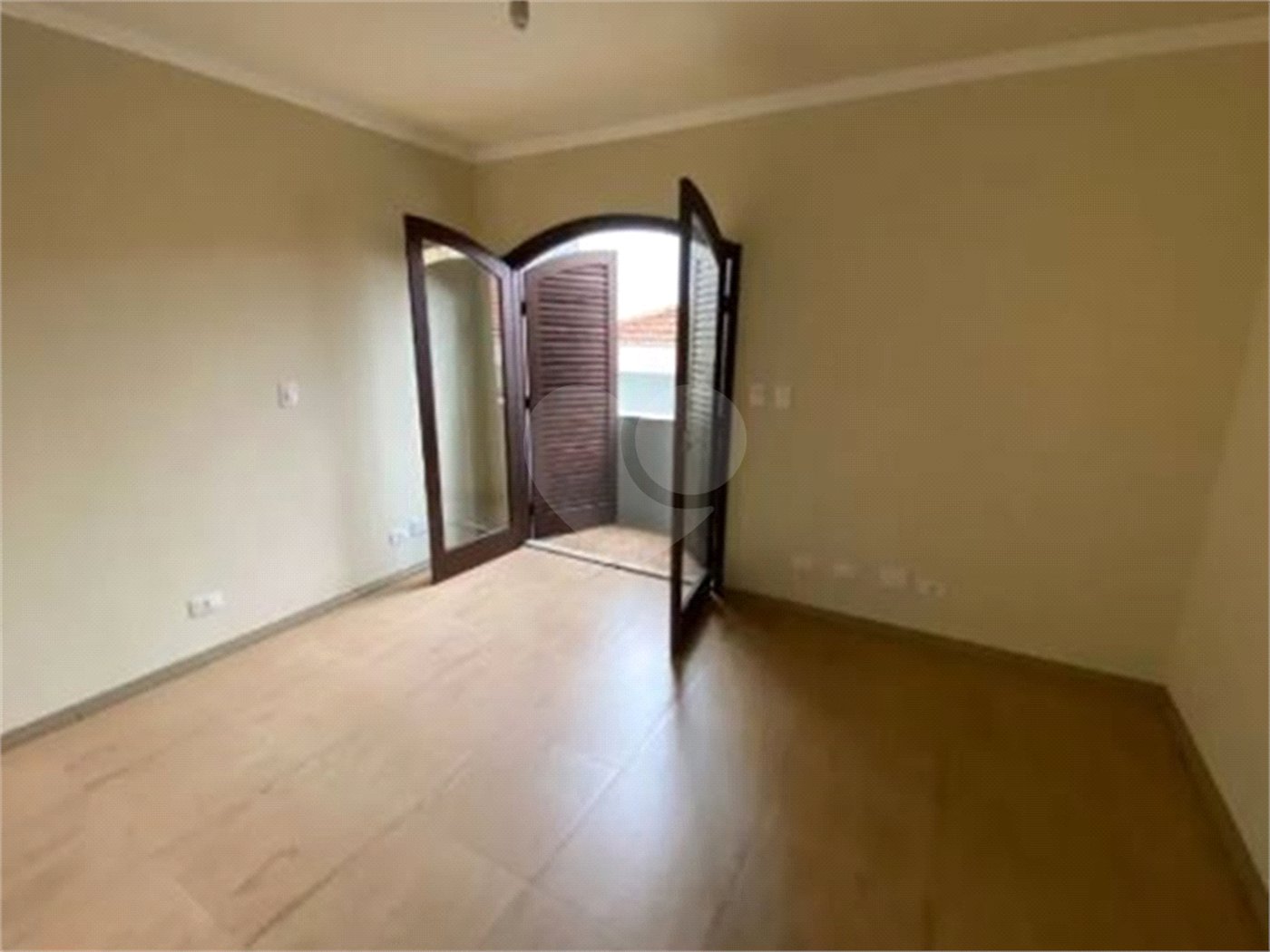 Sobrado à venda ou para alugar com 5 quartos, sendo 3 suítes, em Santana, São Paulo, SP