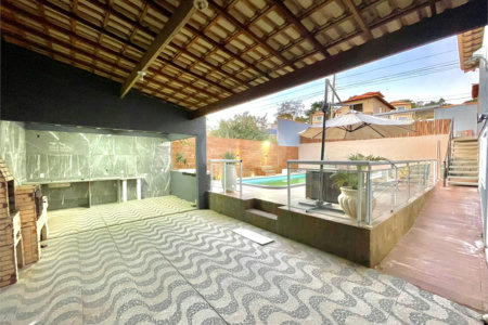 Casa em condomínio à venda com 3 quartos, sendo 2 suítes,  em Praia Rasa, Armação dos Búzios, RJ