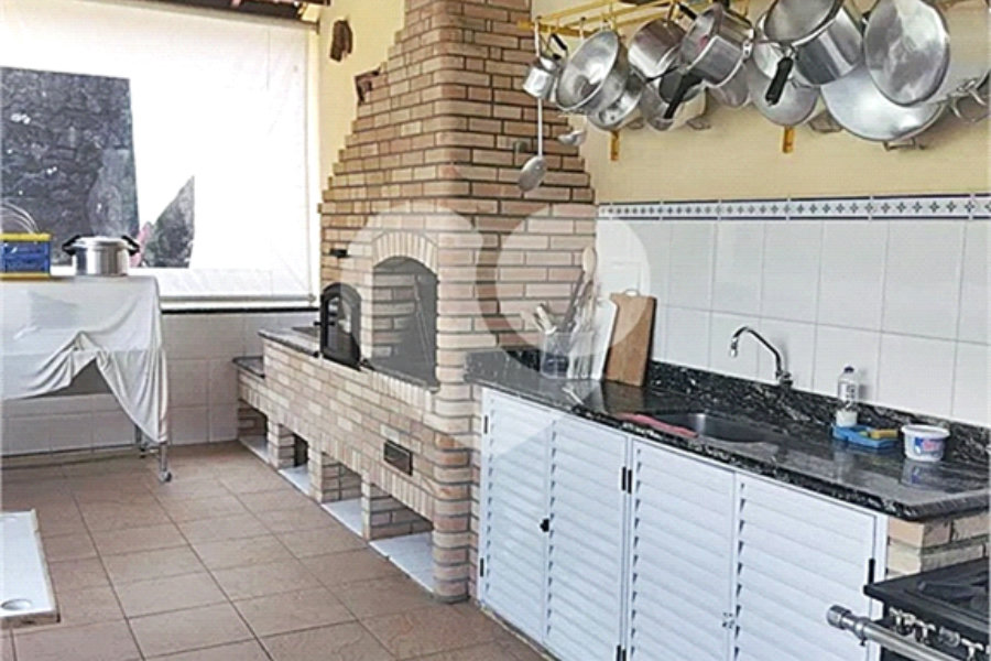 Casa à venda com 4 quartos, sendo 3 suítes, em Luiz Fagundes, Mairiporã, SP