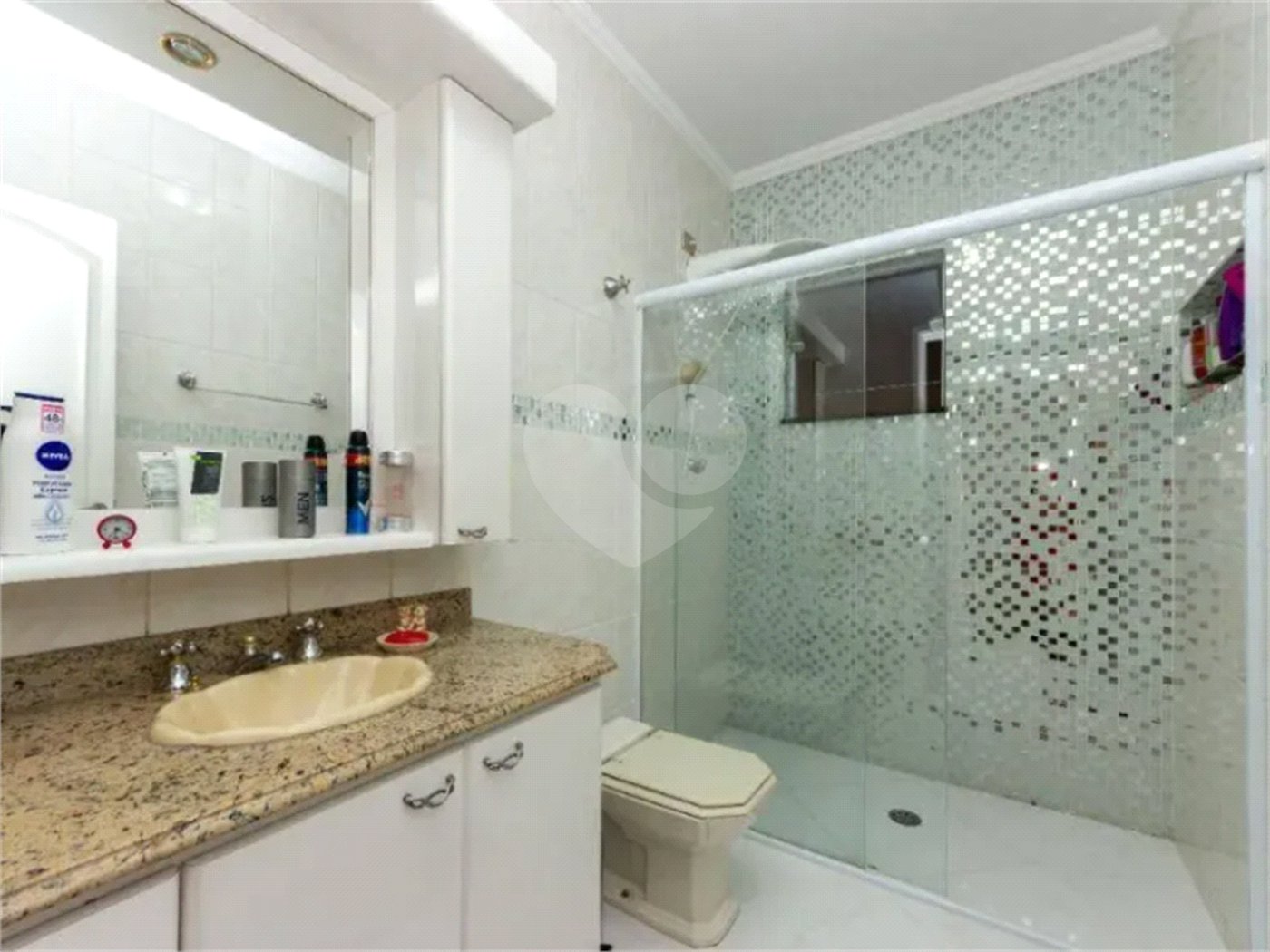 Sobrado à venda com 3 quartos, sendo 1 suíte, em Jardim Pinheiros, São Paulo, SP