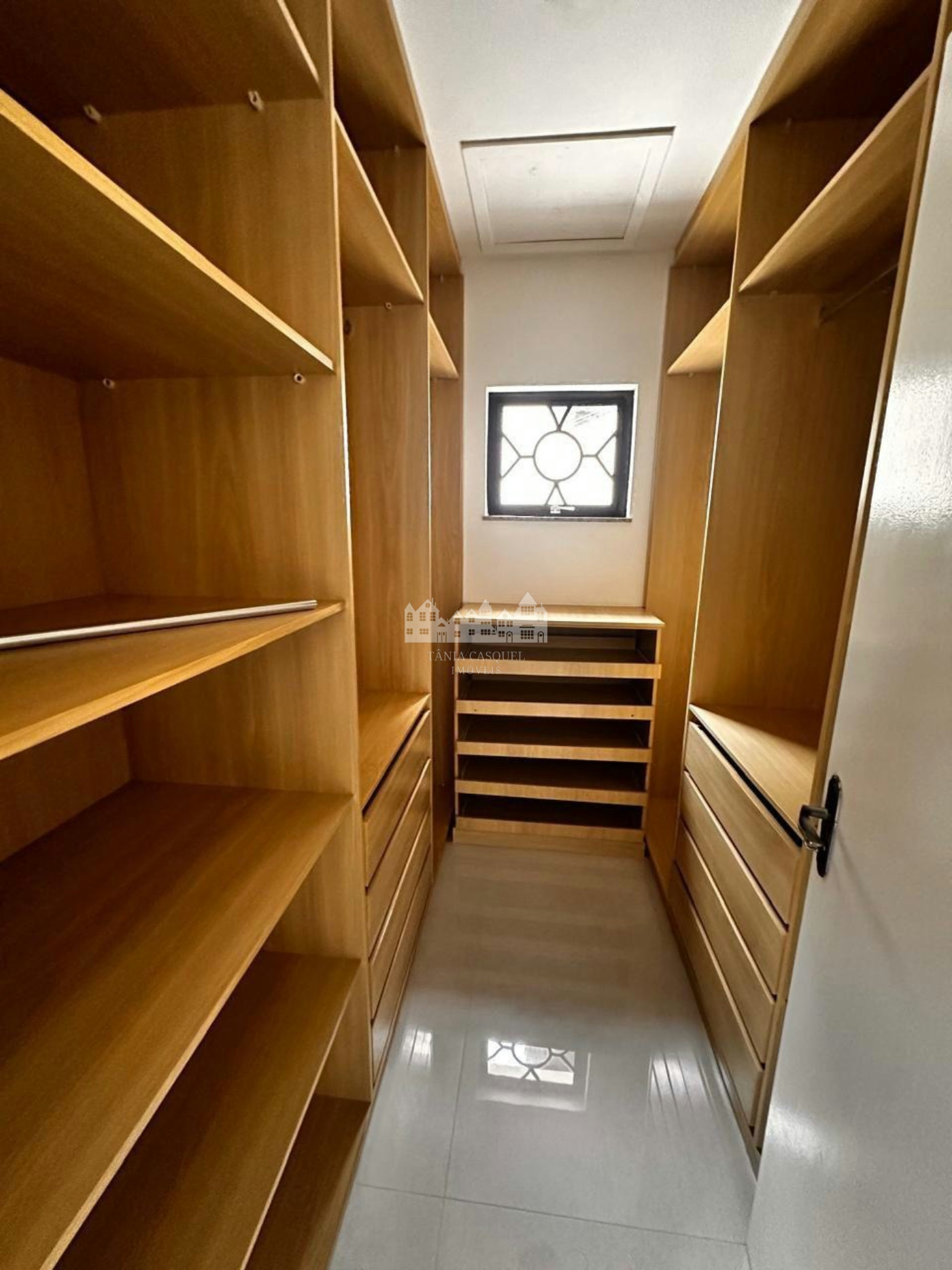 Casa para alugar com 3 suítes em Vila Santista, Atibaia, SP