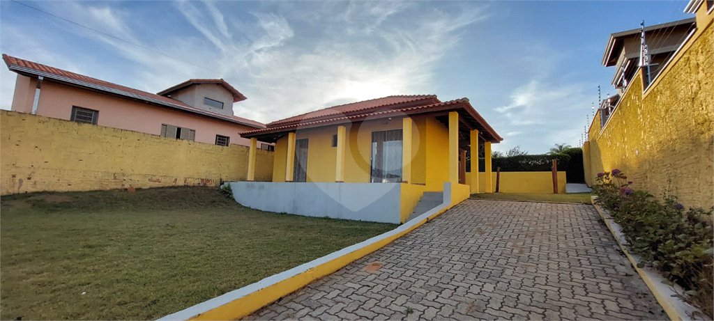 Chácara à venda com 2 quartos em Portal dos Pássaros, Alambari, SP