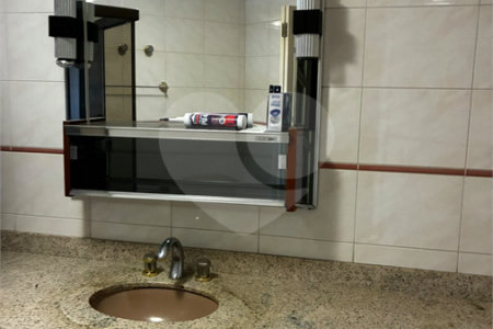 Apartamento à venda com 4 quartos, sendo 2 suítes, em Aclimação, São Paulo, SP