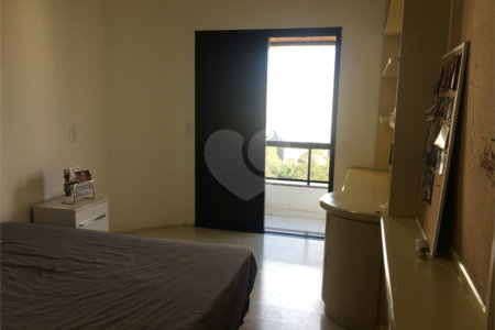 Apartamento à venda com 3 suítes em Vila Suzana, São Paulo, SP