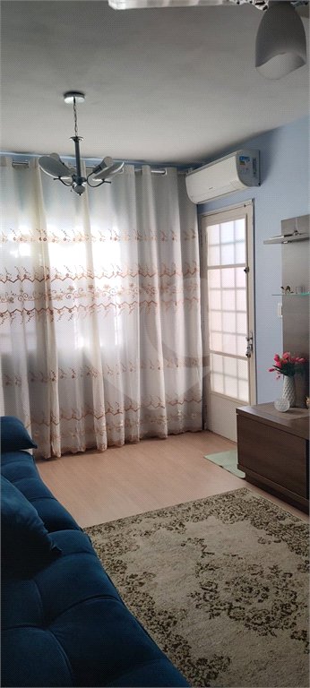 Sobrado à venda com 3 quartos em Vila Maria de Maggi, Suzano, SP