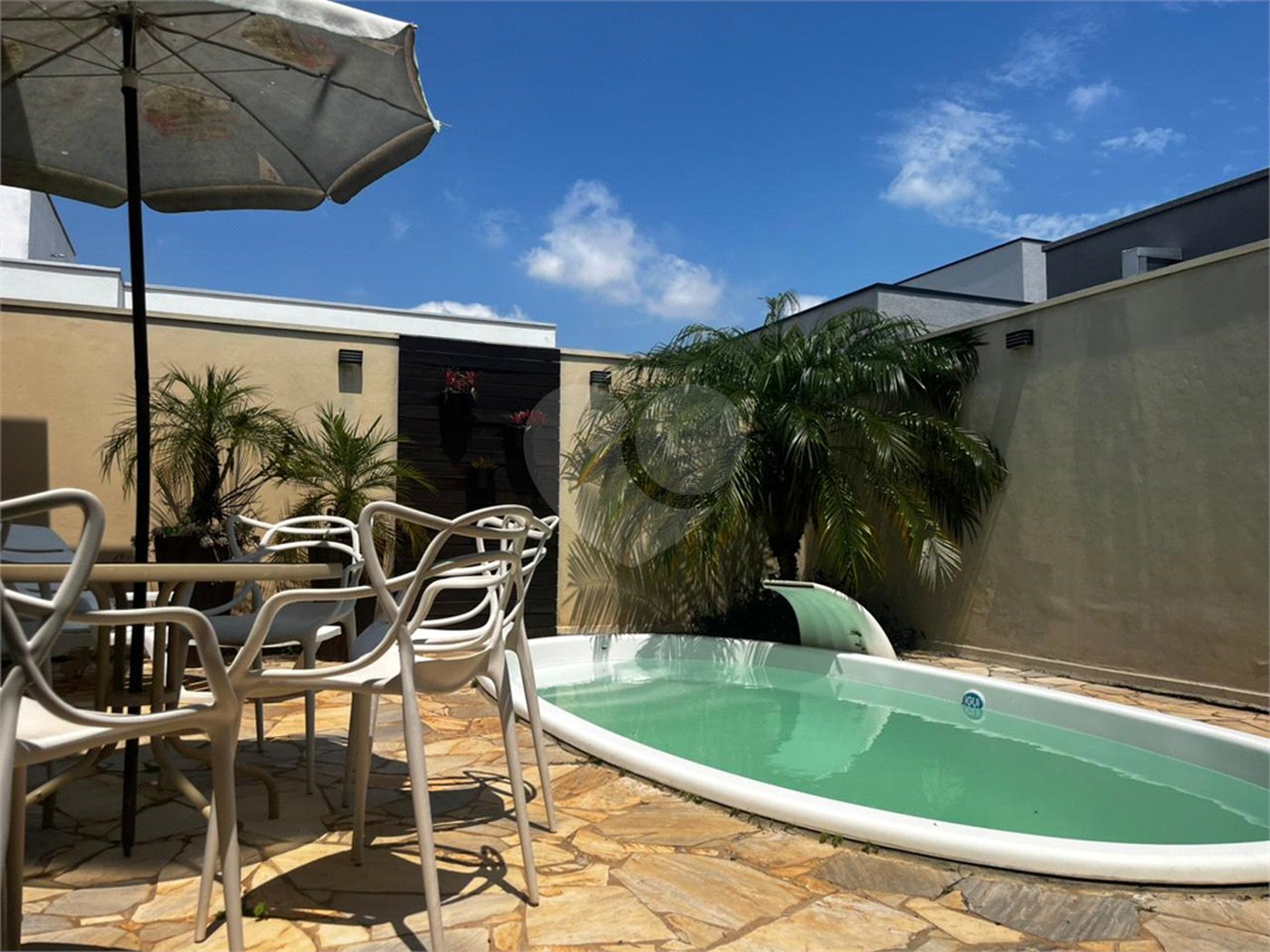 Casa à venda com 3 suítes no condomínio Portal dos Pinheiros, Itapetininga - SP