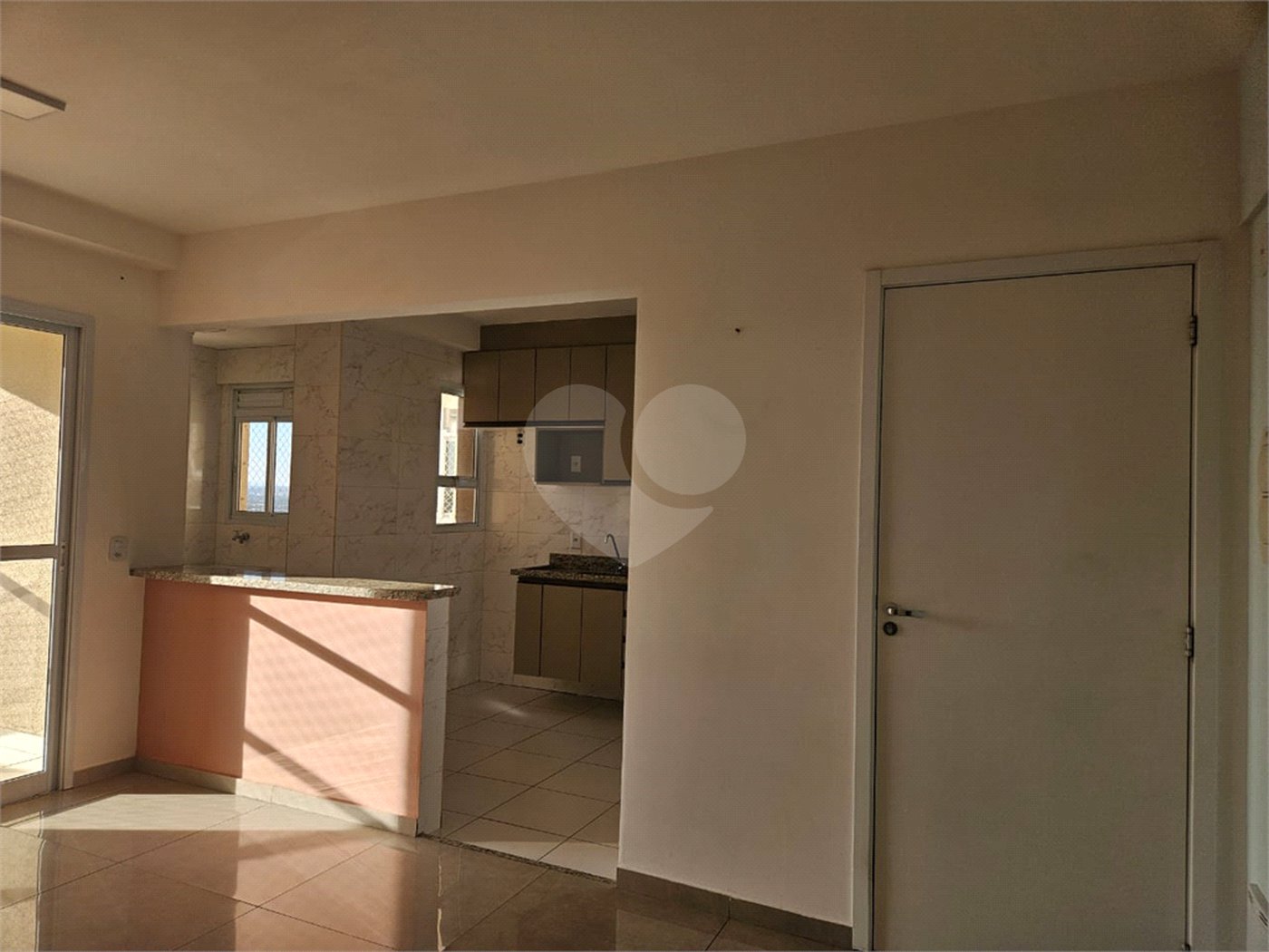 Apartamento à venda com 3 quartos, sendo 1 suíte, no Centro, Poá, SP