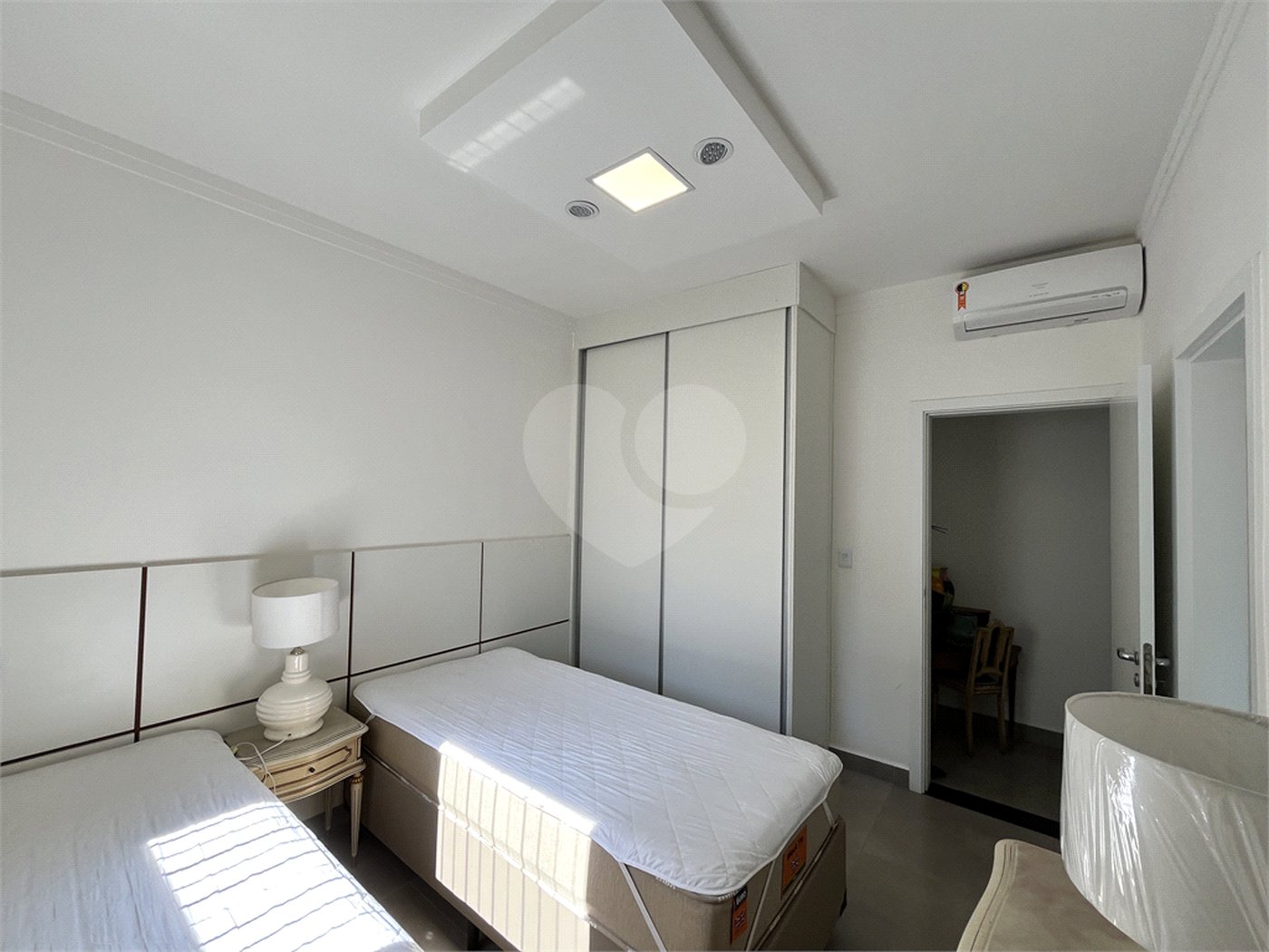 Casa à venda com 3 suítes no condomínio Village Ipanema 1, Araçoiaba da Serra - SP