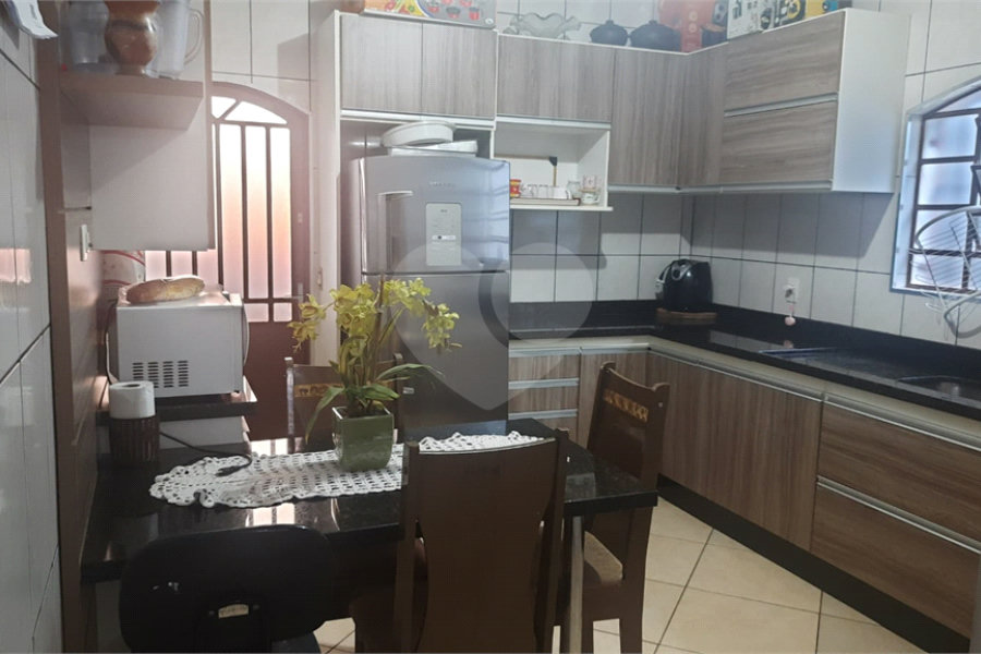 Sobrado à venda com 3 quartos, sendo 1 suíte, em Tremembé, São Paulo, SP