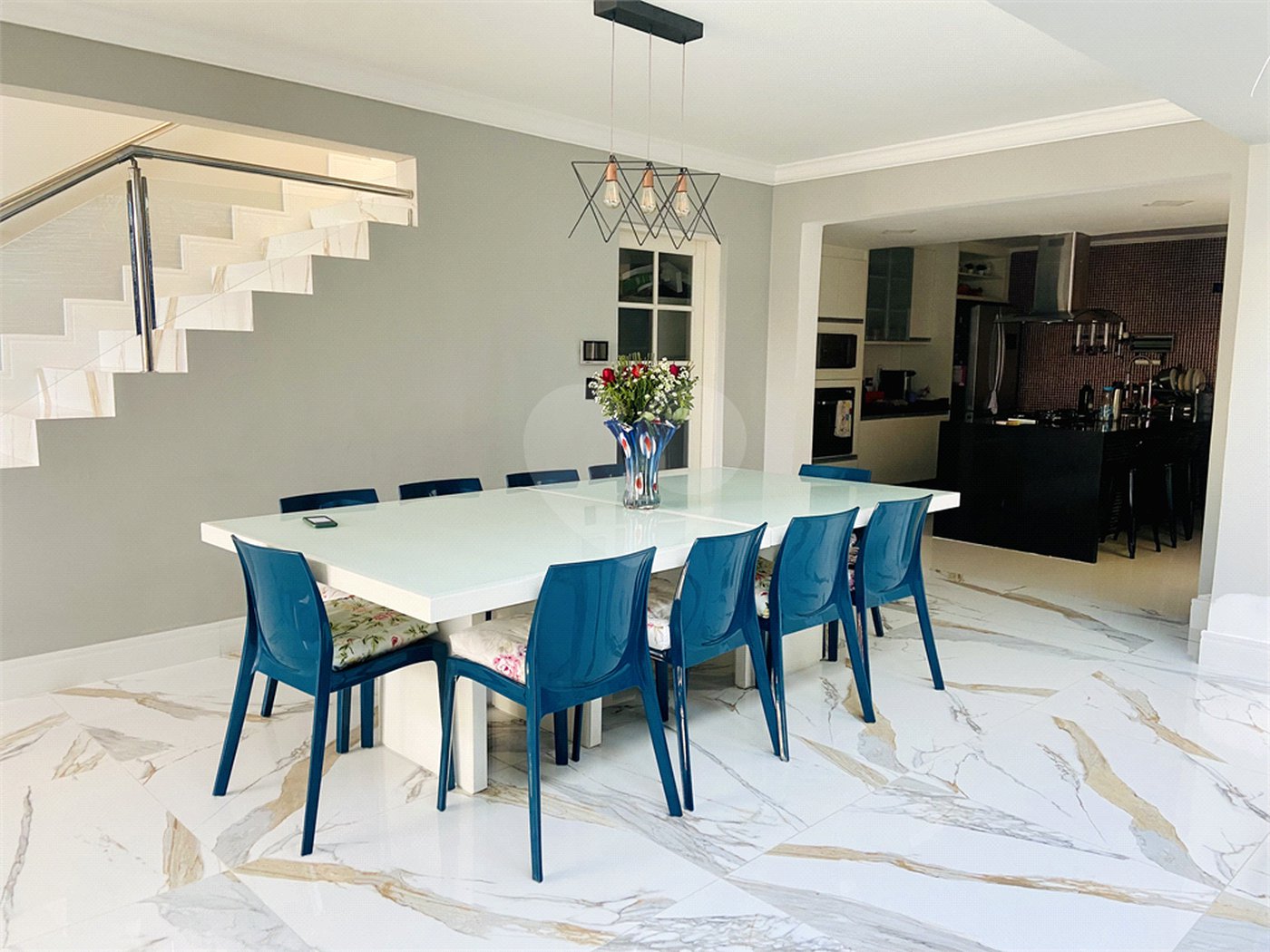 Casa à venda com 3 suítes em Jardim Londrina, São Paulo, SP