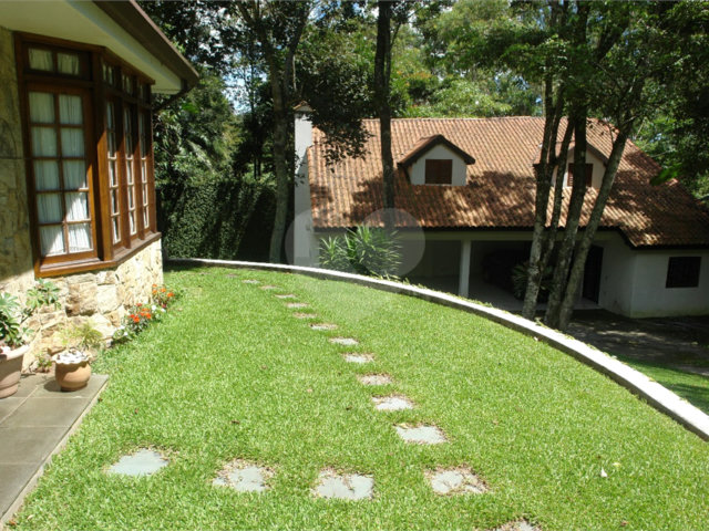 Casa à venda com 3 suítes no condomínio Jardim da Montanha I, Mairiporã - SP