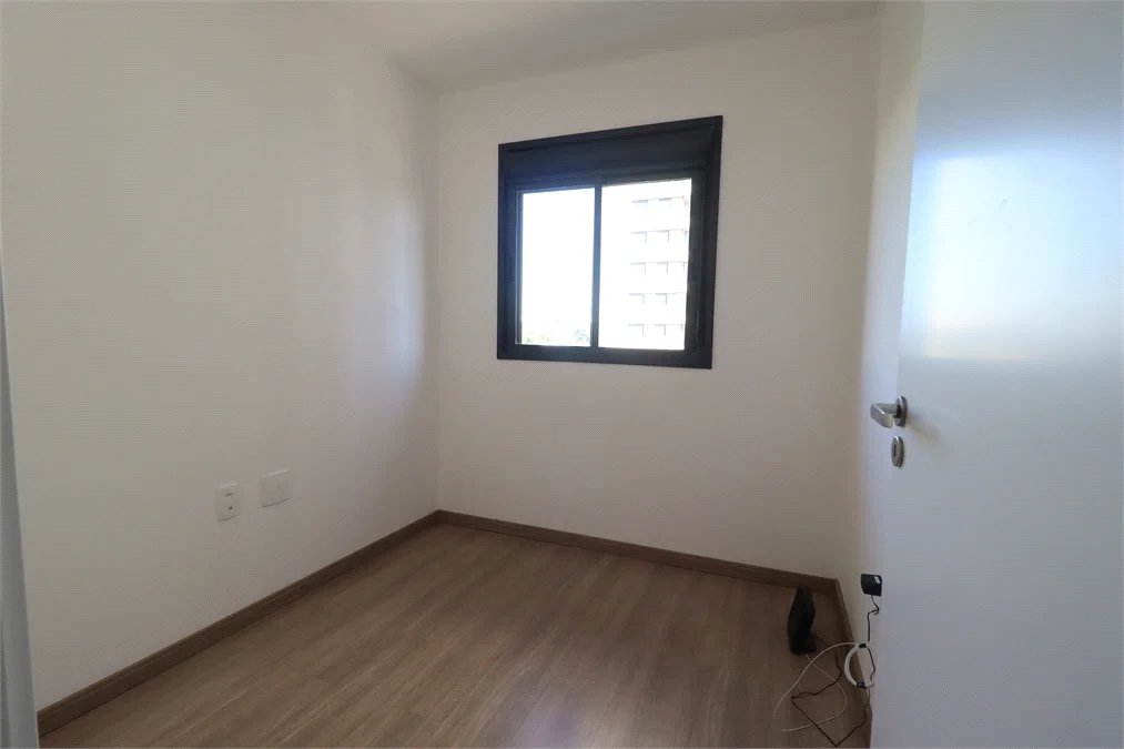 Apartamento à venda com 3 quartos, sendo 1 suíte, em Vila Anastácio, São Paulo, SP