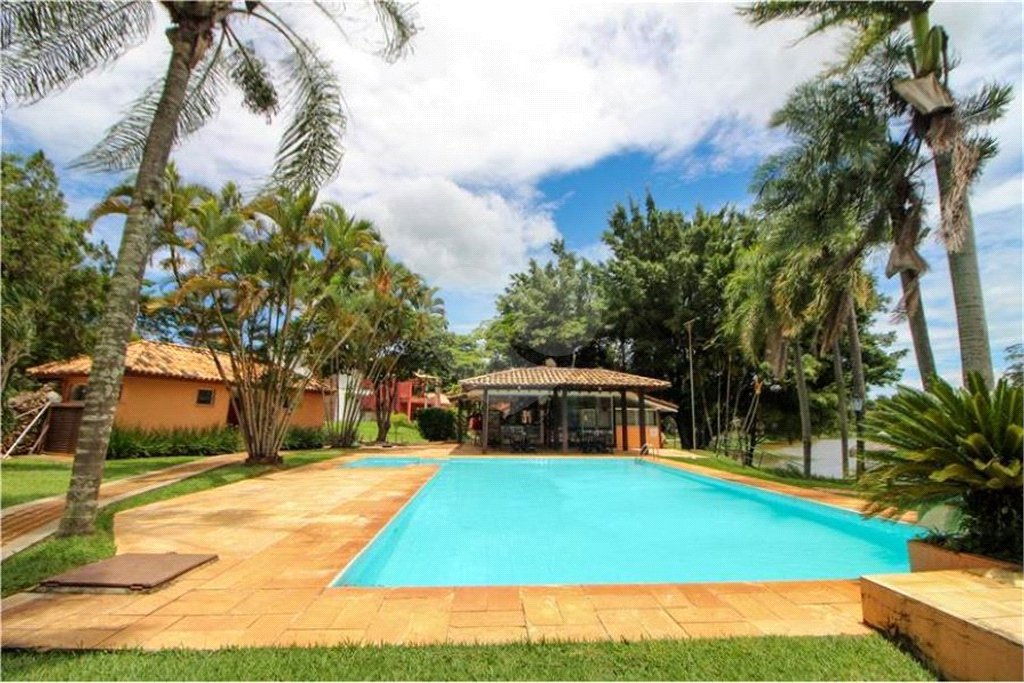 Casa à venda com 4 quartos, sendo 2 suítes, no condomínio Vivendas do Lago, Sorocaba - SP