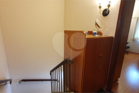 Sobrado à venda com 4 quartos, sendo 2 suítes, em Moema, São Paulo, SP