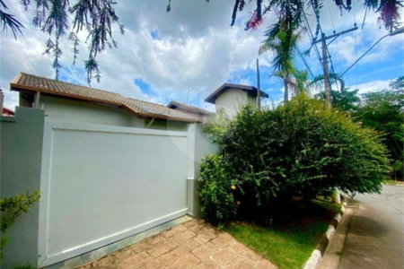 Casa à venda com 3 quartos, sendo 1 suíte, no condomínio Recanto dos Paturis, Vinhedo - SP