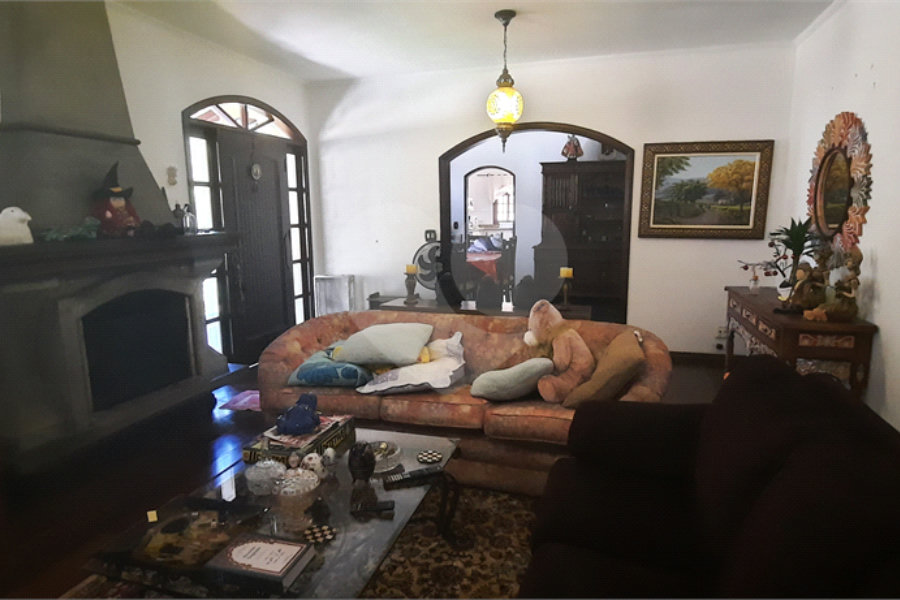 Casa à venda com 4 quartos, sendo 1 suíte, no condomínio Parque Imperial da Cantareira, Mairiporã - SP