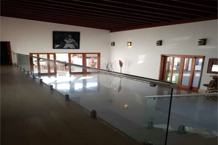 Casa à venda com 5 quartos, sendo 3 suítes, no condomínio Residencial Vale das Laranjeiras, Indaiatuba - SP