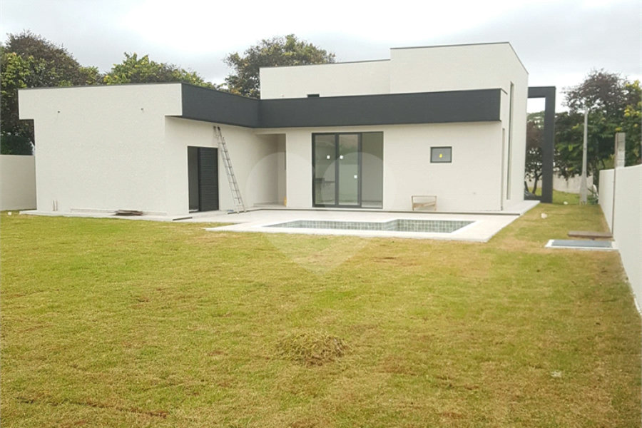 Casa à venda com 3 suítes no condomínio Shamba 01, Atibaia - SP