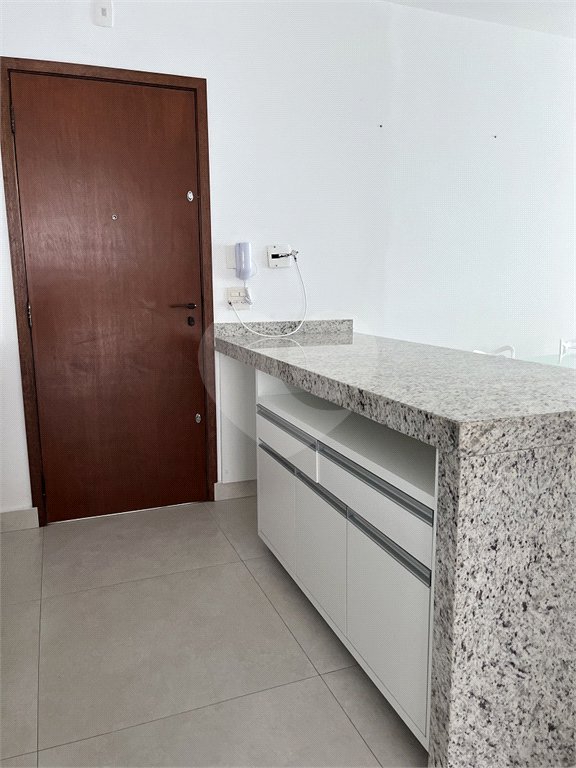 Apartamento à venda ou para alugar com 3 quartos, sendo 1 suíte, em Enseada, Guarujá, SP