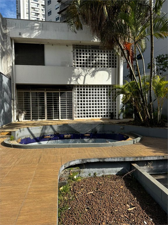 Casa à venda ou para alugar com 4 quartos, sendo 2 suítes,  em Vila Andrade, São Paulo, SP