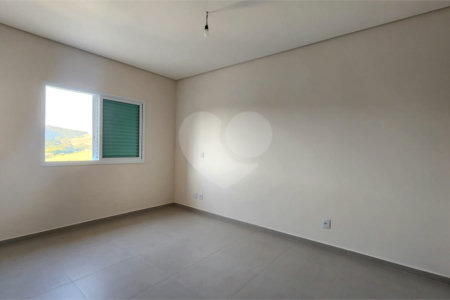 Casa à venda com 4 suítes no condomínio Santa Isabel I, Louveira - SP