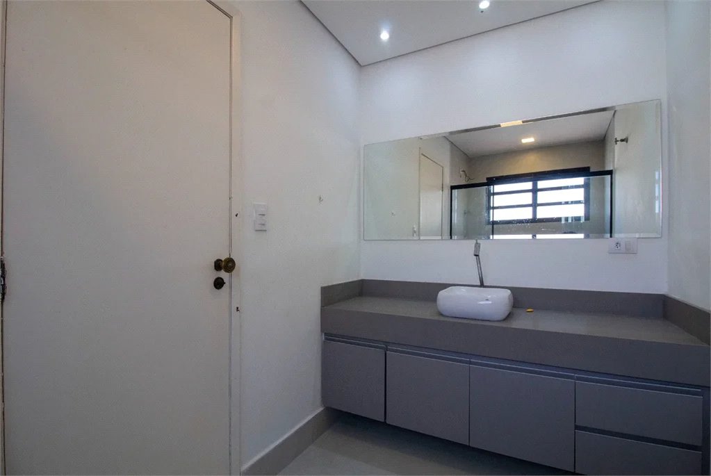 Casa à venda com 3 quartos, sendo 1 suíte, em Brooklin Paulista, São Paulo, SP