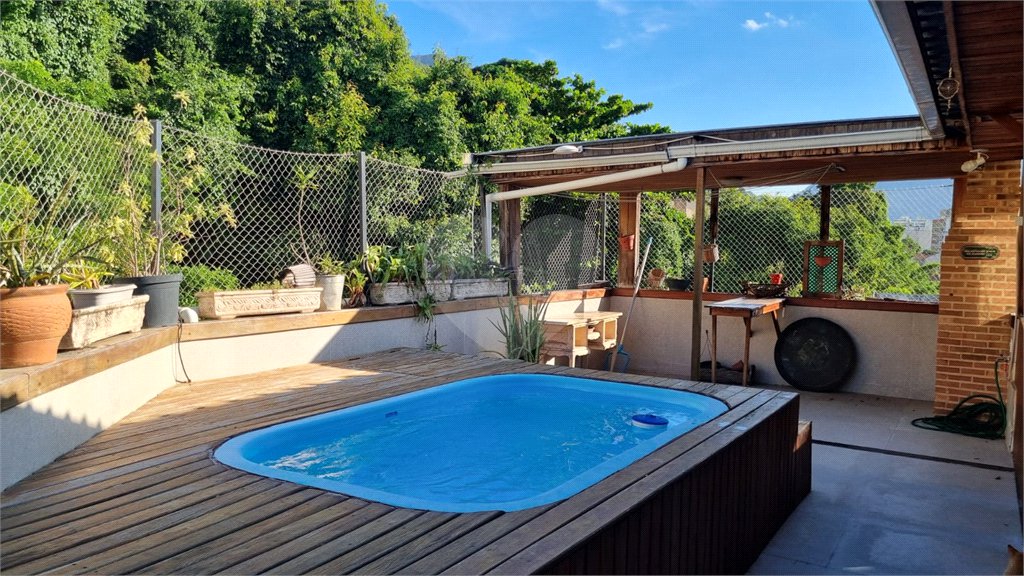 Casa de Vila à venda com 3 quartos, sendo 2 suítes,  em Tijuca, Rio de Janeiro, RJ