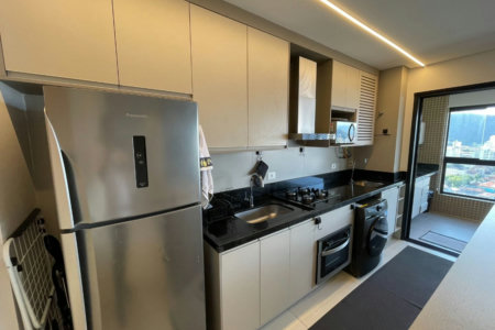 Apartamento 2 dormitórios (1 suíte), porteira fechada, 1 vaga demarcada, no José Menino, Santos