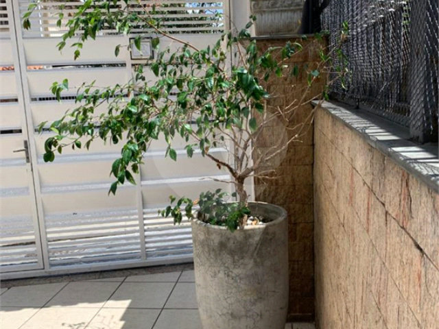 Sobrado à venda com 4 quartos, sendo 1 suíte,  em Parada Inglesa, São Paulo, SP