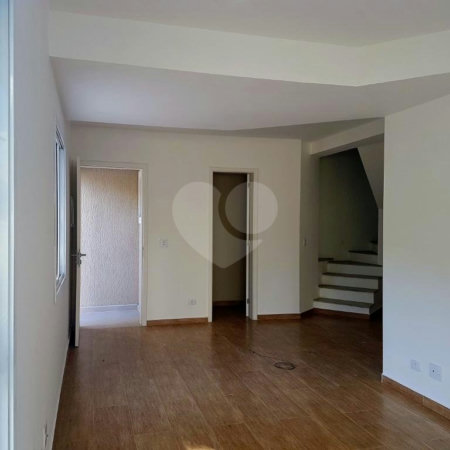 Sobrado à venda com 3 quartos, sendo 1 suíte,  em Jardim Prudência, São Paulo, SP