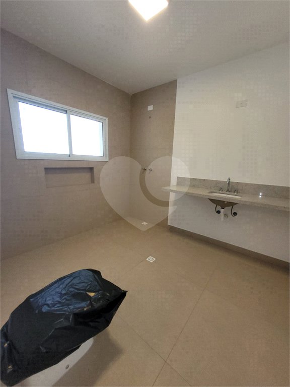 Casa Térrea à venda ou para alugar com 4 quartos, sendo 3 suítes,  em Horto Florestal, São Paulo, SP