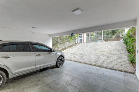 Casa à venda com 3 quartos, sendo 1 suíte, em Alto da Boa Vista, São Paulo, SP