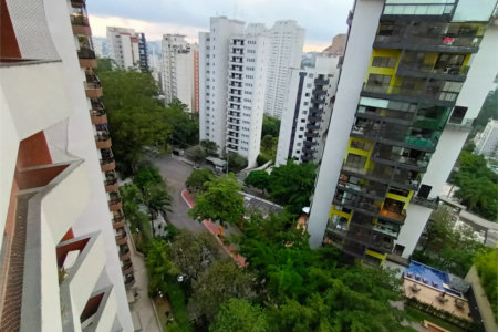 Apartamento à venda com 3 quartos, sendo 1 suíte, em Vila Andrade, São Paulo, SP